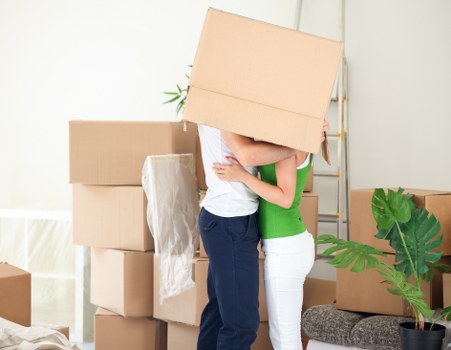 Low-carbon removal van used for an eco-friendly house move