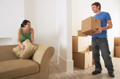 Packing and loading support for a flat move in Kentish Town